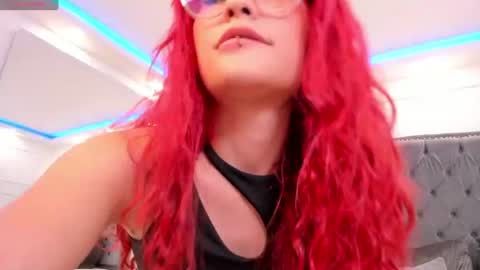 Mae Lyra online show from August 6, 6:29 pm