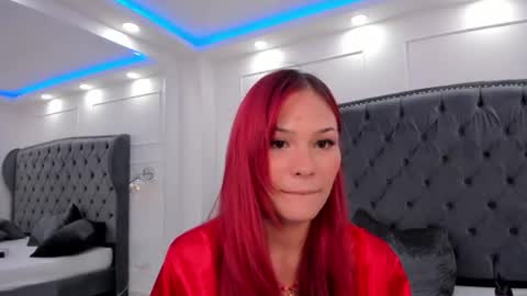 Mae Lyra online show from August 12, 6:32 pm