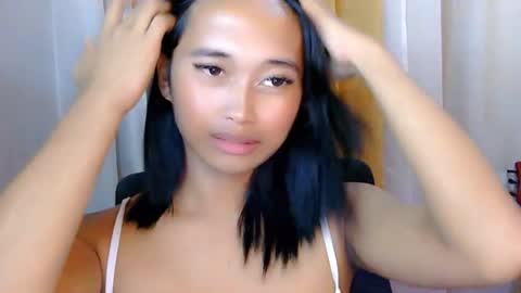 mae online show from July 30, 7:09 pm