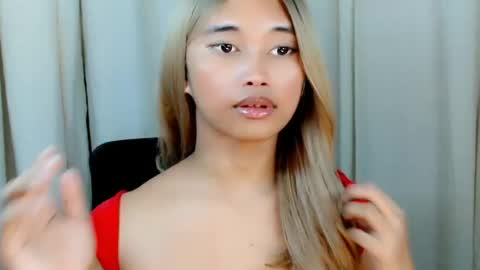 mae online show from August 7, 11:16 pm