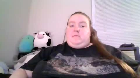 maeluxe online show from August 11, 3:08 am