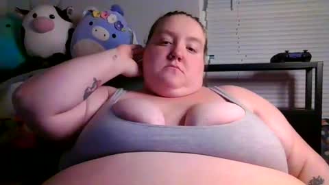 maeluxe online show from August 12, 2:47 am