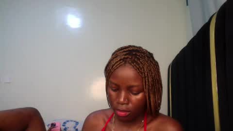 Maelys online show from June 12, 1:34 am