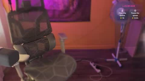 Maevee  online show from August 1, 9:48 am