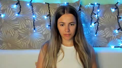 Maggie online show from August 8, 4:56 am