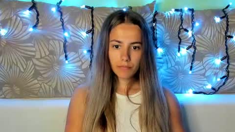 Maggie online show from August 9, 2:23 am