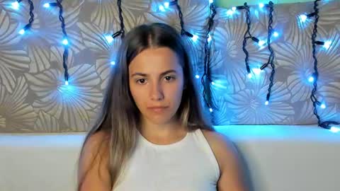 Maggie online show from August 13, 3:53 am