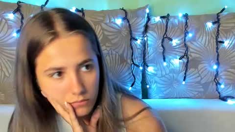 Maggie online show from August 14, 4:16 am