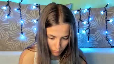 Maggie online show from August 15, 4:16 am