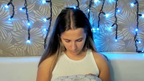 Maggie online show from August 15, 5:22 am