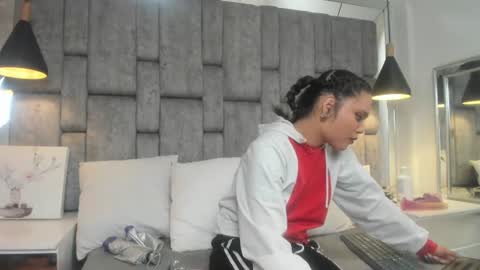 Kimy online show from August 11, 3:25 pm