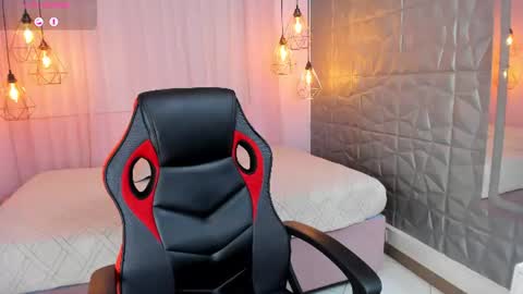 magic_amberr online show from August 2, 4:41 am