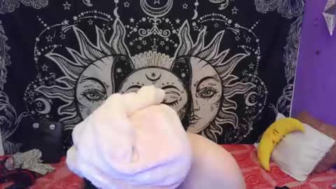 Claire  online show from August 8, 11:21 am