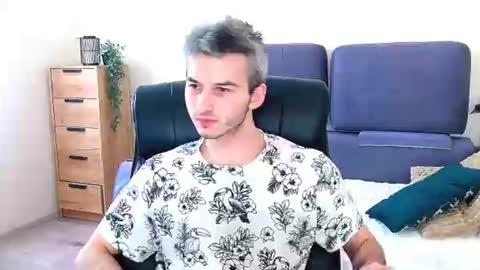 magic_storms online show from August 12, 12:07 pm
