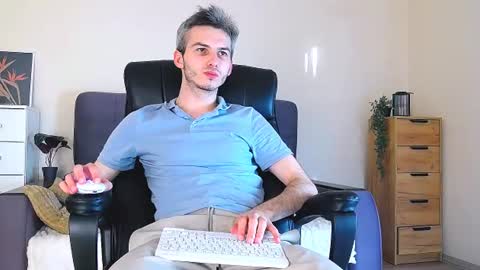 magic_storms online show from August 12, 2:52 pm