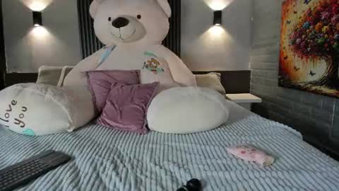 magic_zahara online show from August 14, 7:12 am
