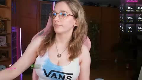 Nicole online show from August 12, 6:10 pm