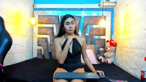 mahiara hot online show from August 10, 2:24 am