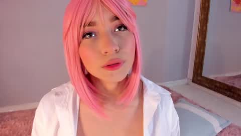 maia_w10 online show from August 5, 4:05 pm