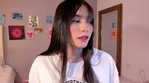 maia_w10 online show from August 10, 1:18 am