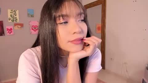 maia_w10 online show from August 13, 12:19 pm