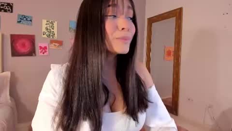 maia_w10 online show from August 14, 12:31 pm