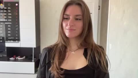 M I A online show from August 2, 1:40 pm