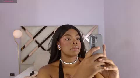 Maia Charris online show from August 5, 12:03 pm