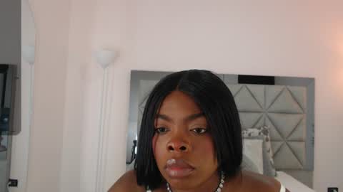 Maia Charris online show from August 12, 1:24 pm