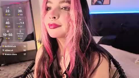 Maia   online show from August 6, 9:25 pm