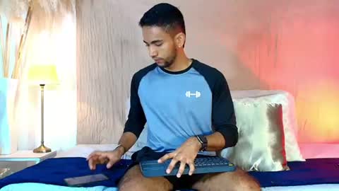 maicolparker0 online show from August 6, 12:04 pm