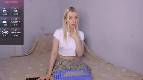 Your kitty online show from August 13, 3:20 am