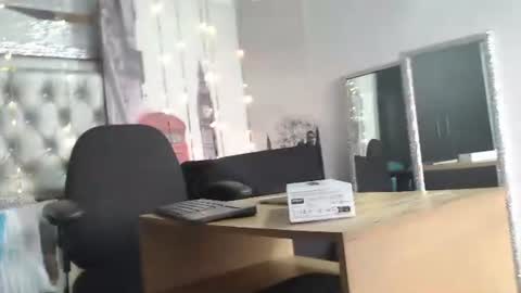 mailyn_gold online show from August 11, 11:56 am