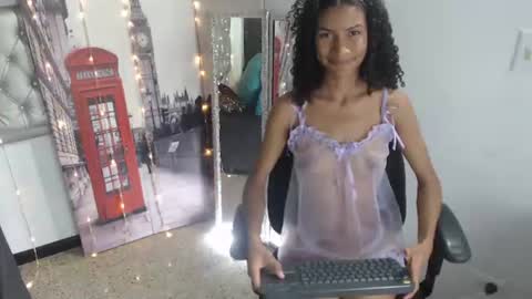 mailyn_gold online show from August 13, 11:35 am