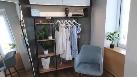 Maisie online show from July 29, 6:53 am