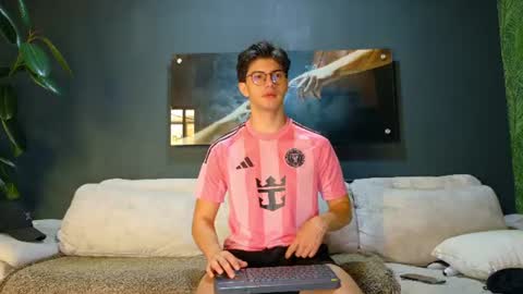Bastian Arslan online show from August 8, 2:50 pm