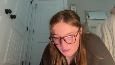 maisystellaxx online show from May 30, 10:44 pm