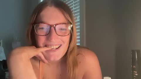 maisystellaxx online show from August 2, 9:55 pm