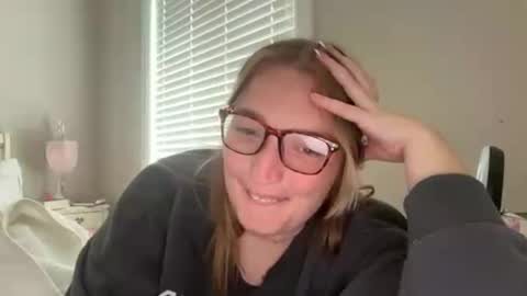 maisystellaxx online show from August 11, 8:33 pm