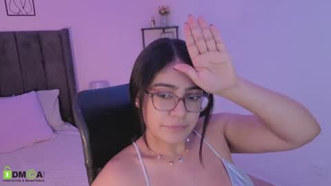 Maite online show from August 1, 1:00 am