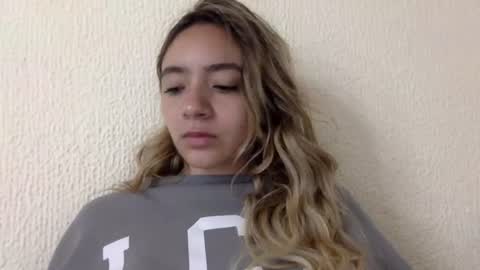 majo_gomezz online show from August 5, 3:48 am