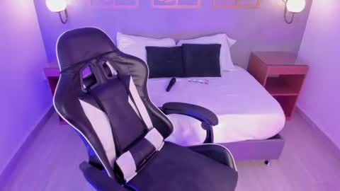 MAJO ROSE  Please sit down and enjoy with meYour idol is hereDont try to be like me online show from August 11, 8:11 pm