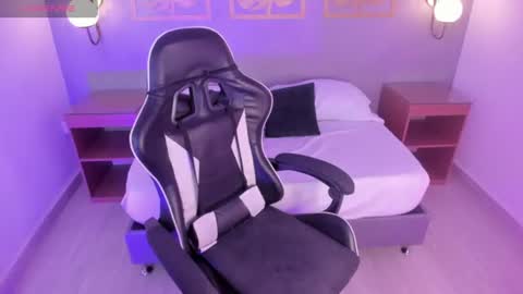 MAJO ROSE  Please sit down and enjoy with meYour idol is hereDont try to be like me online show from August 15, 2:21 pm