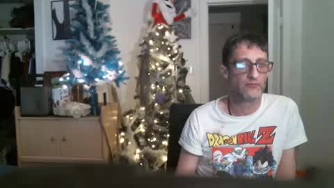 Raymonds room online show from April 14, 7:05 am