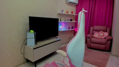 Chloe online show from July 7, 3:21 am