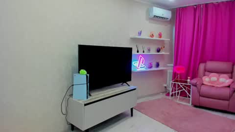 Chloe online show from July 13, 7:37 am