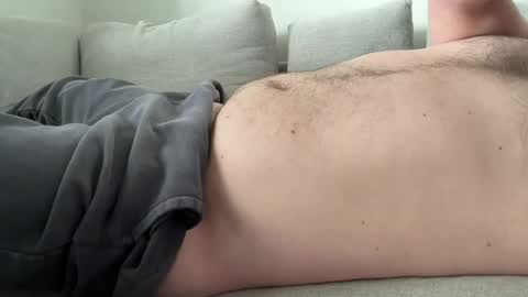 makemeharder04 online show from August 12, 4:37 am