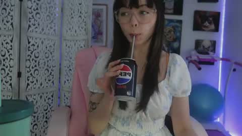 MakiyahBelle online show from June 24, 8:05 am