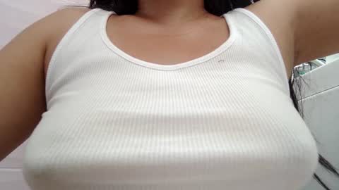 Maya online show from August 15, 3:38 pm