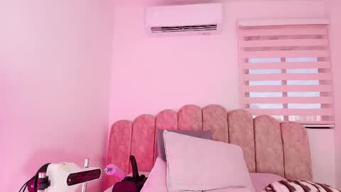 malaia thompson  online show from August 10, 1:01 pm